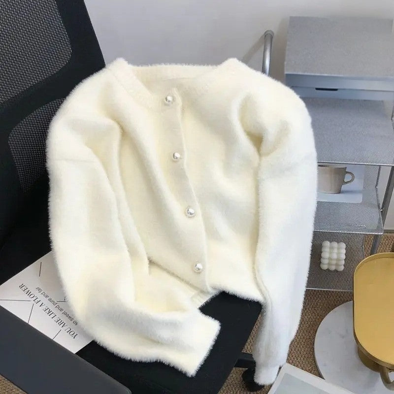 The Knitted Women's Cardigan with Round Neck - Sophie