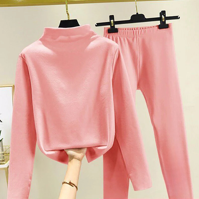 Two-piece women's winter set with fleece pullover and trousers – Eva
