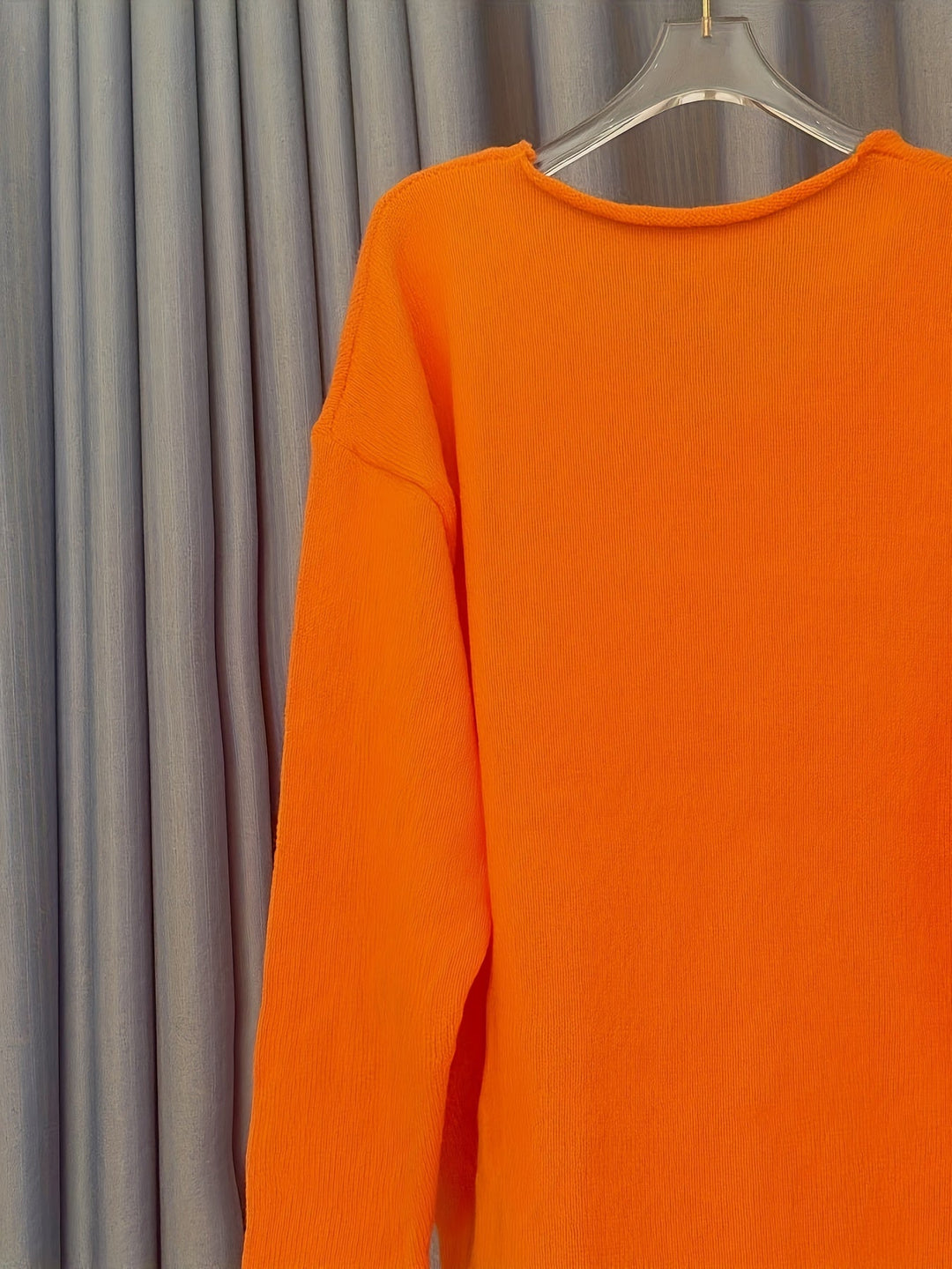 Ladies oversized jumper with V-neck & pattern – Alenia