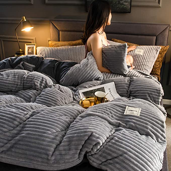 Cozy and Warm Winter Duvet - WinterHaven-Grey-Duvet 180 x 220 cm-State of Style