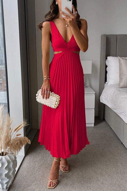 Elegant Pleated Dress with Figure-Flattering Fit – Emilie-Red-S-State of Style