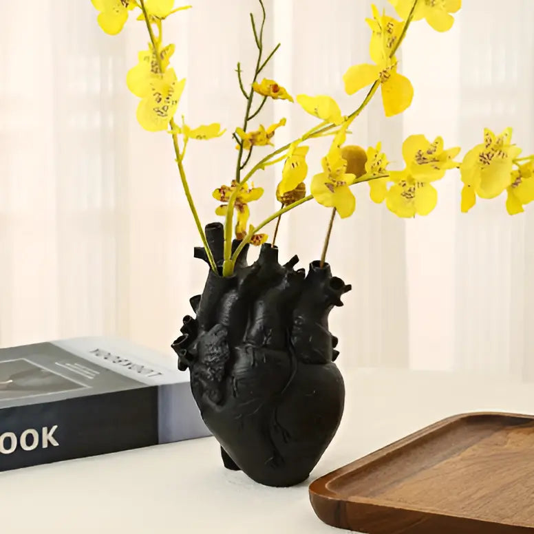 Elena Heart-Shaped Vase – Greek-Inspired-Black-State of Style