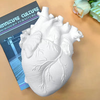 Elena Heart-Shaped Vase – Greek-Inspired-Black-State of Style