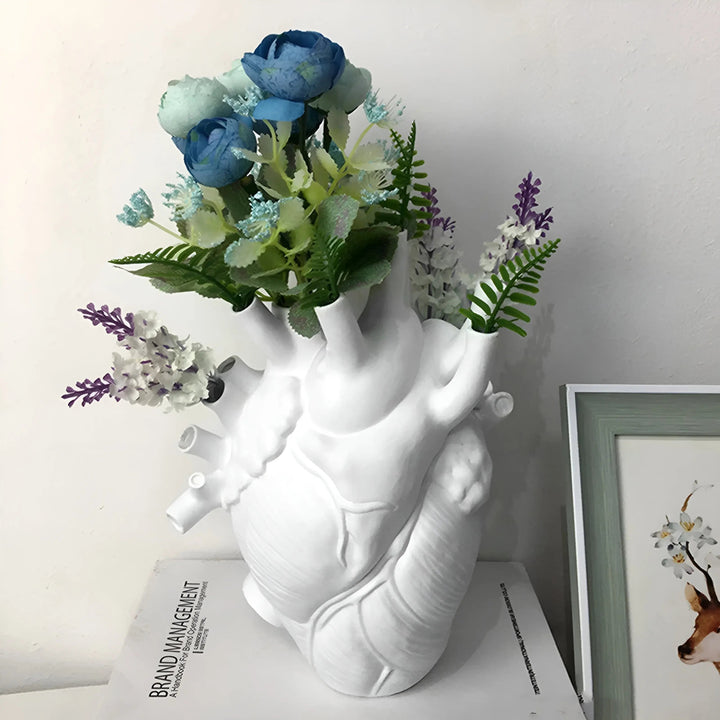 Elena Heart-Shaped Vase – Greek-Inspired-Black-State of Style