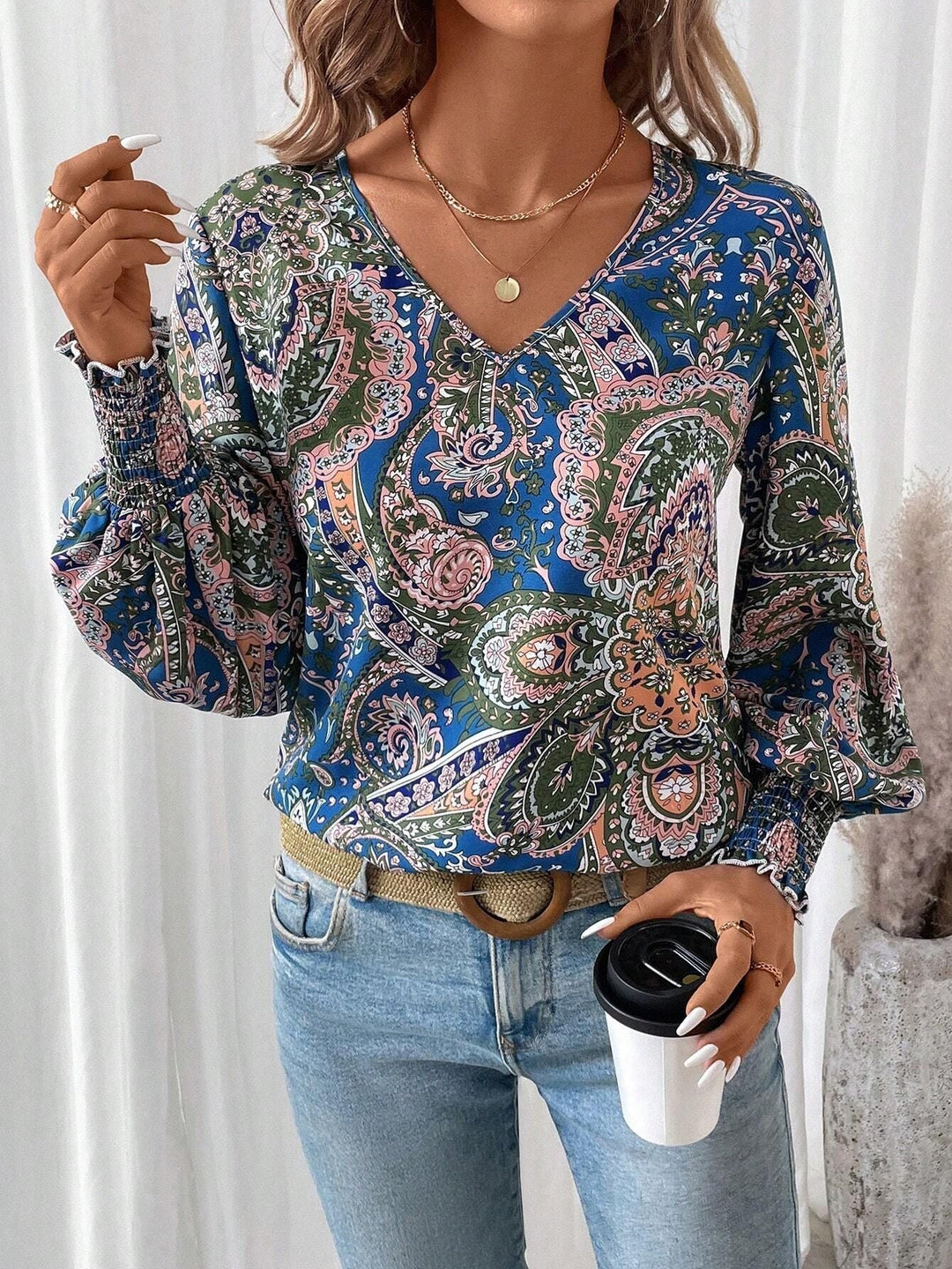 Flower print women's blouse with V-neck & lantern sleeves – Malina-S-State of Style