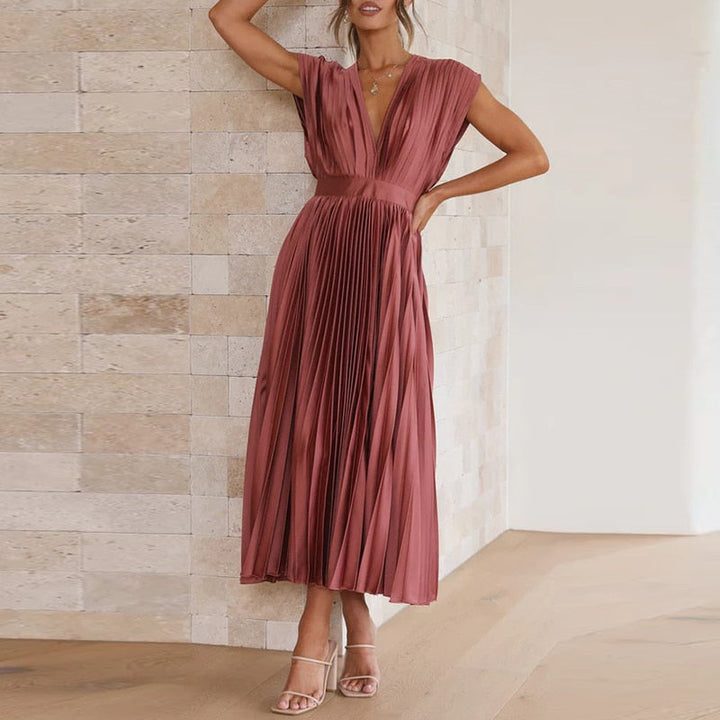 Flowing maxi dress with pleats and a V-neck – Noelle-Brick red-S-State of Style