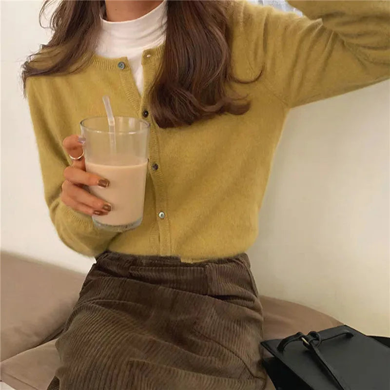 Isla - Comfortable Knitted Cardigan with Buttons-Yellow-One size-State of Style