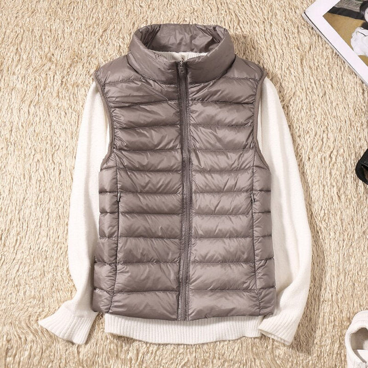 Light quilted vest with a feminine fit – Juliette-Khaki-S-State of Style