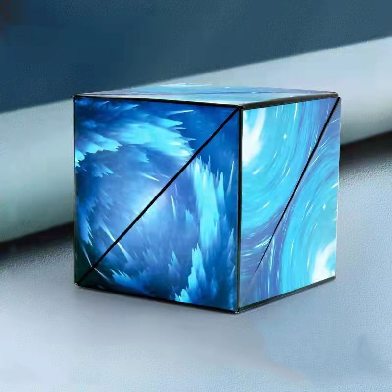 Magical Cube with Endless Creative Possibilities – FlexiCube-Astronaut 1.0-State of Style