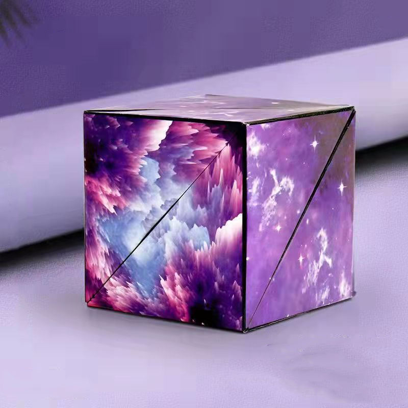Magical Cube with Endless Creative Possibilities – FlexiCube-Astronaut 1.0-State of Style