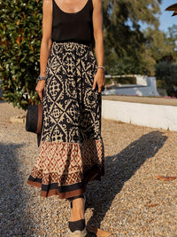 Printed Boho maxi skirt with a flowing cut & fringes – Yalina-Black-S-State of Style