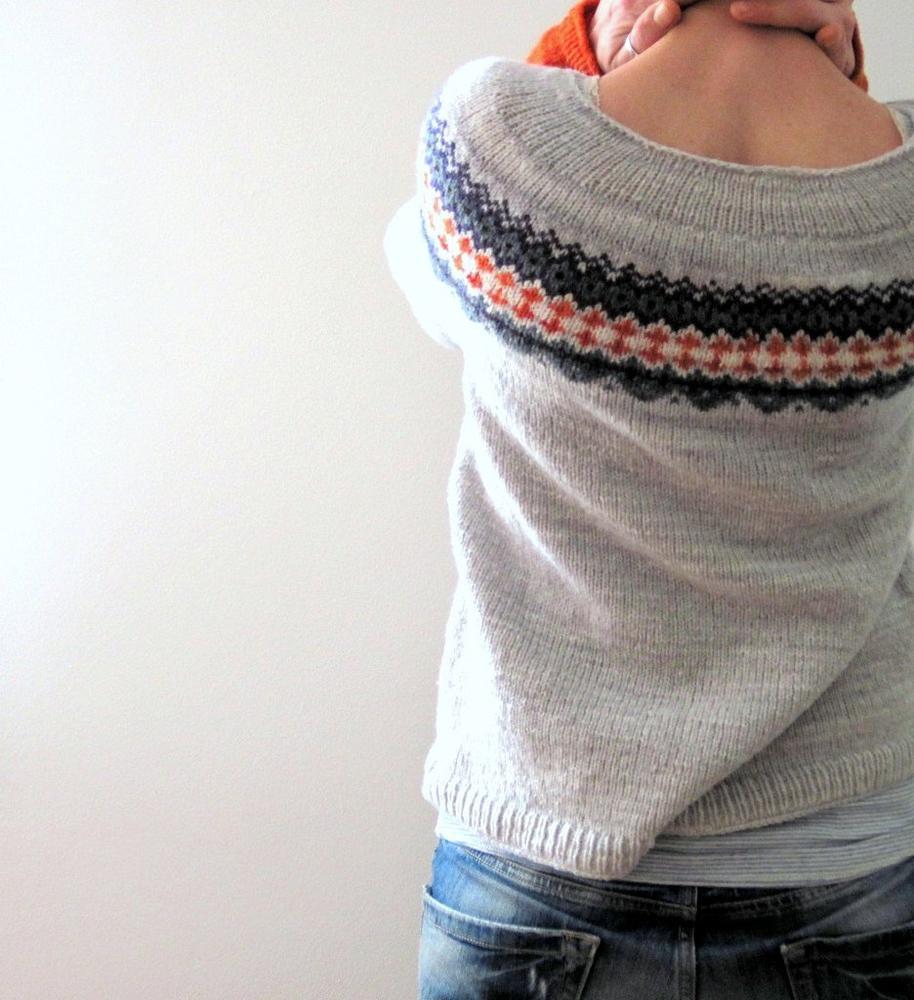Scandinavian Trendy Jumper with Vibrant Pattern - NordicChic-S-State of Style