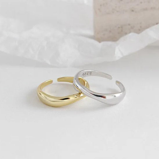 Silver Minimalist Wave Ring | Elegant Jewellery-GOLD-State of Style