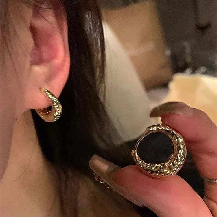 Stylish Hoop Earrings – Noor-Gold-State of Style