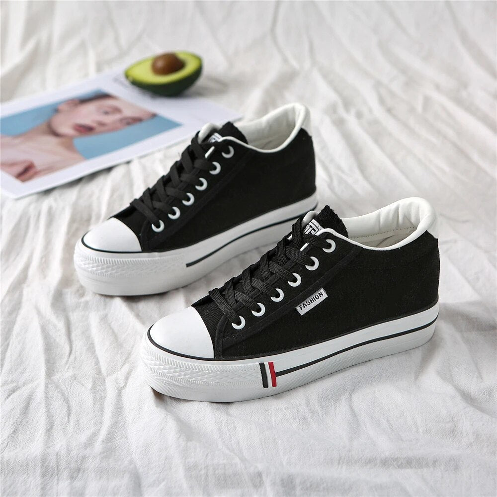 Stylish women's canvas sneakers with platform sole – Leonie-Black-3-State of Style
