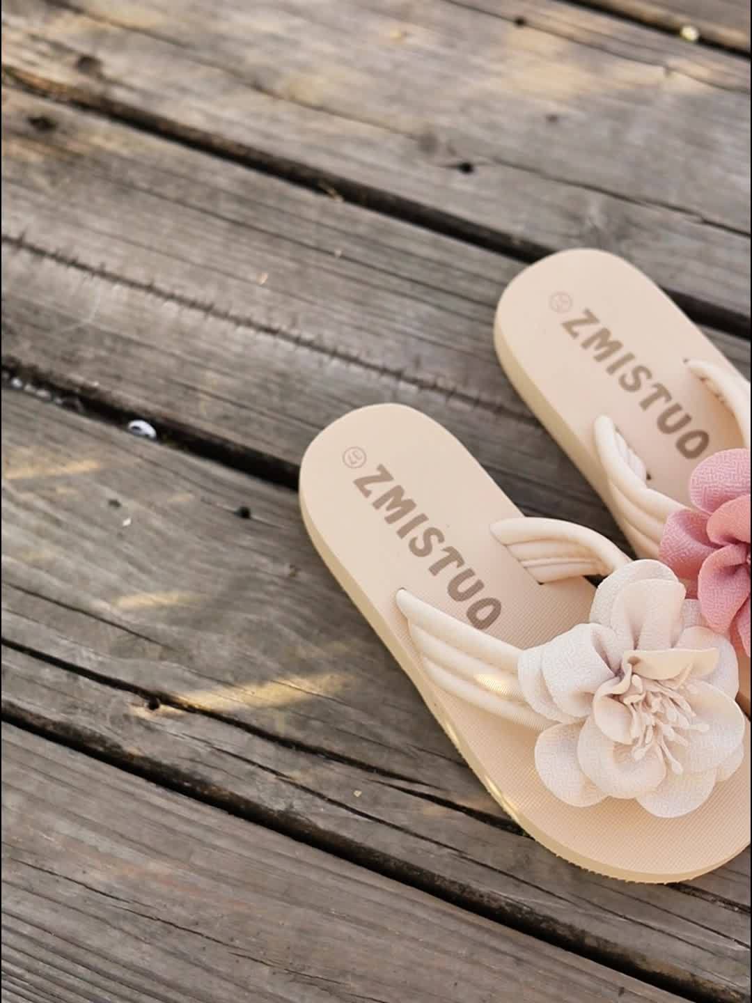 Stylish women's slippers with floral detail for summer - FlowerStep-Beige-3-State of Style