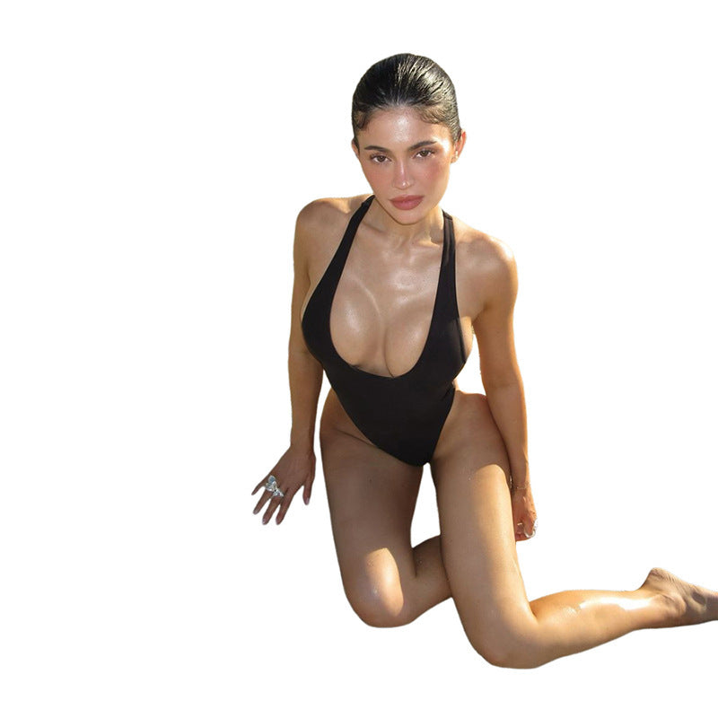 Stylish women's swimsuit with a deep round neckline & body-hugging cut – Noa-L-State of Style