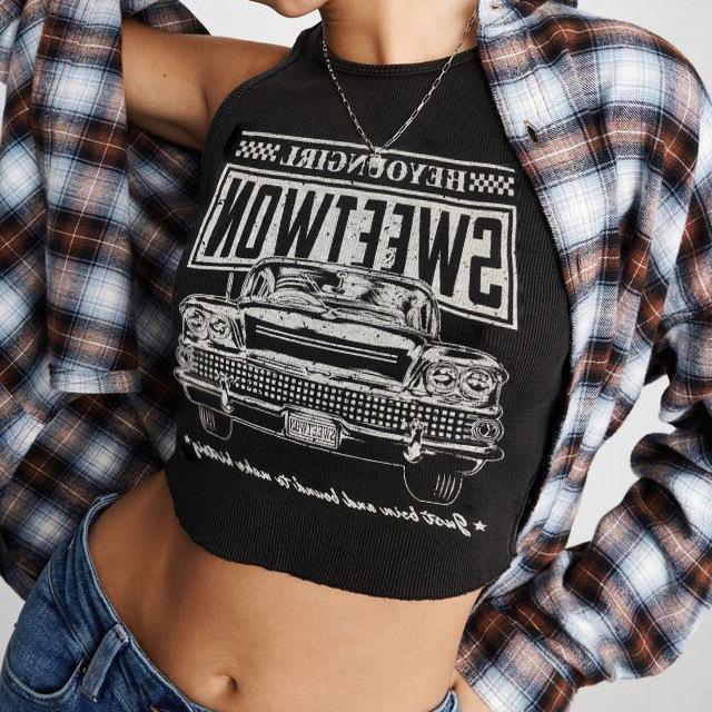 Trendy women's crop top with car print and round neckline – Maila-L-State of Style