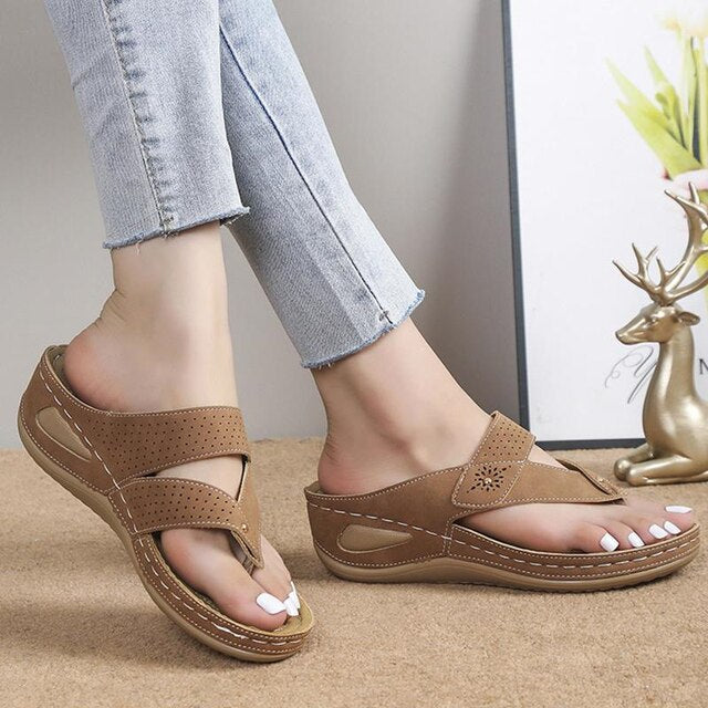 Women's sandals with adjustable strap and stripes – Breathable & Orthopedic-Brown-3-State of Style