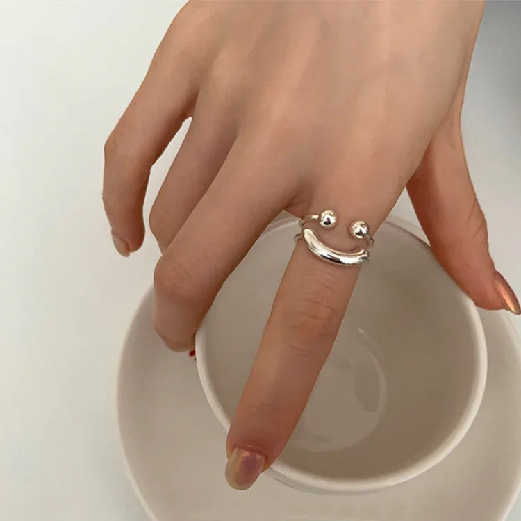 Mila Adjustable Smiley Ring – Playful & Stylish Accessory