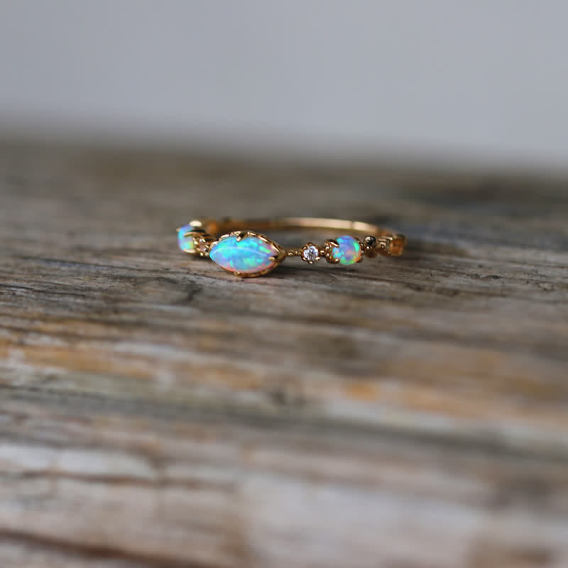 "Love and Sincerity" - Opal Vintage Ring - Isabella