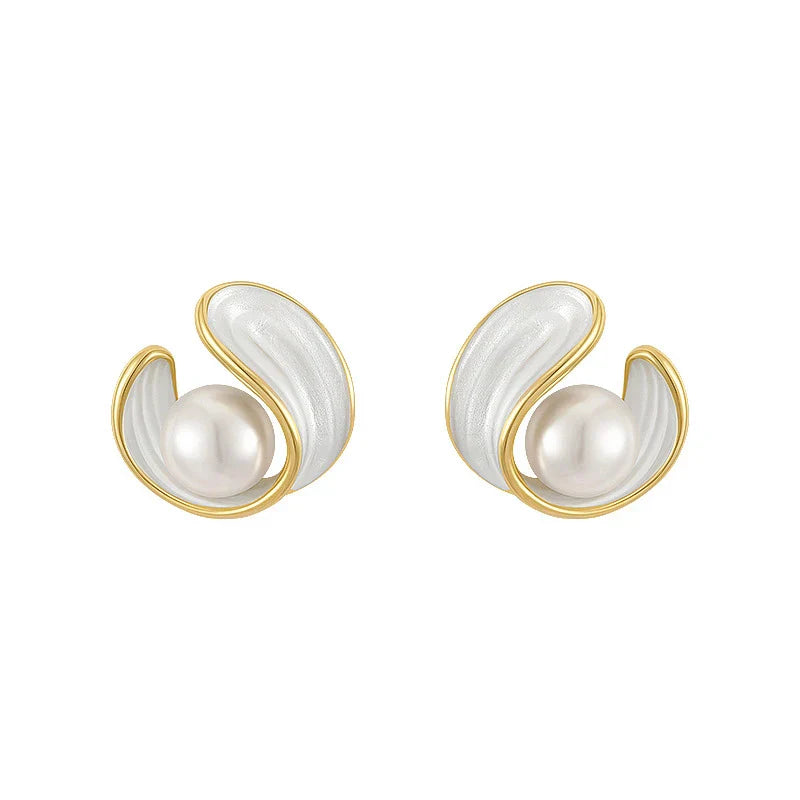 Luxurious Earrings with White Opal and Pearl in Gold - Amara