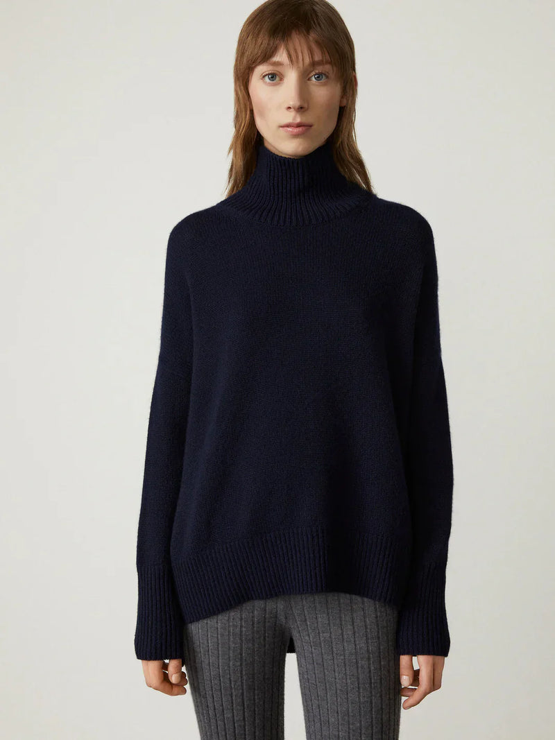 Luxurious cashmere roll-neck jumper for women – Amira Autumn Magic Edition