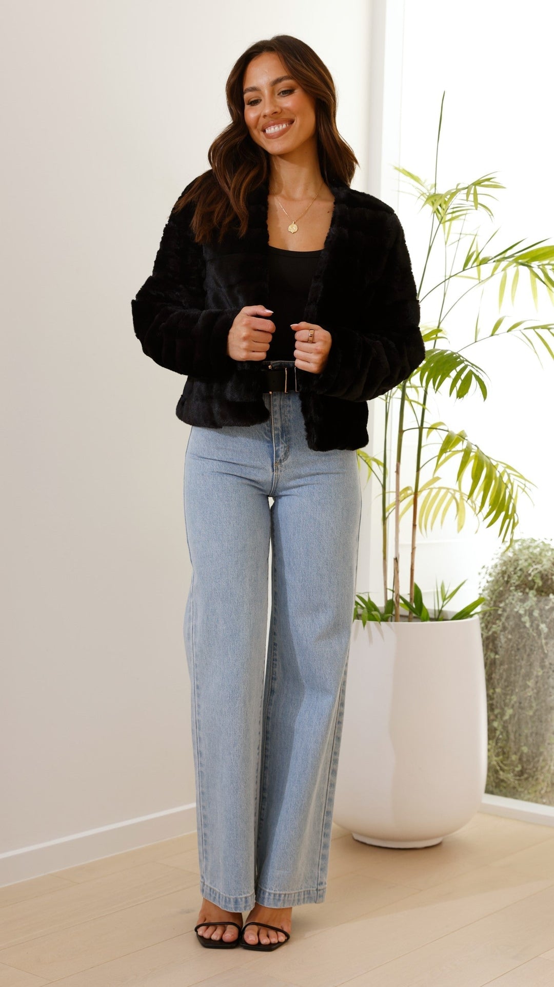 Luxe Women's Crop Jacket - Veloura