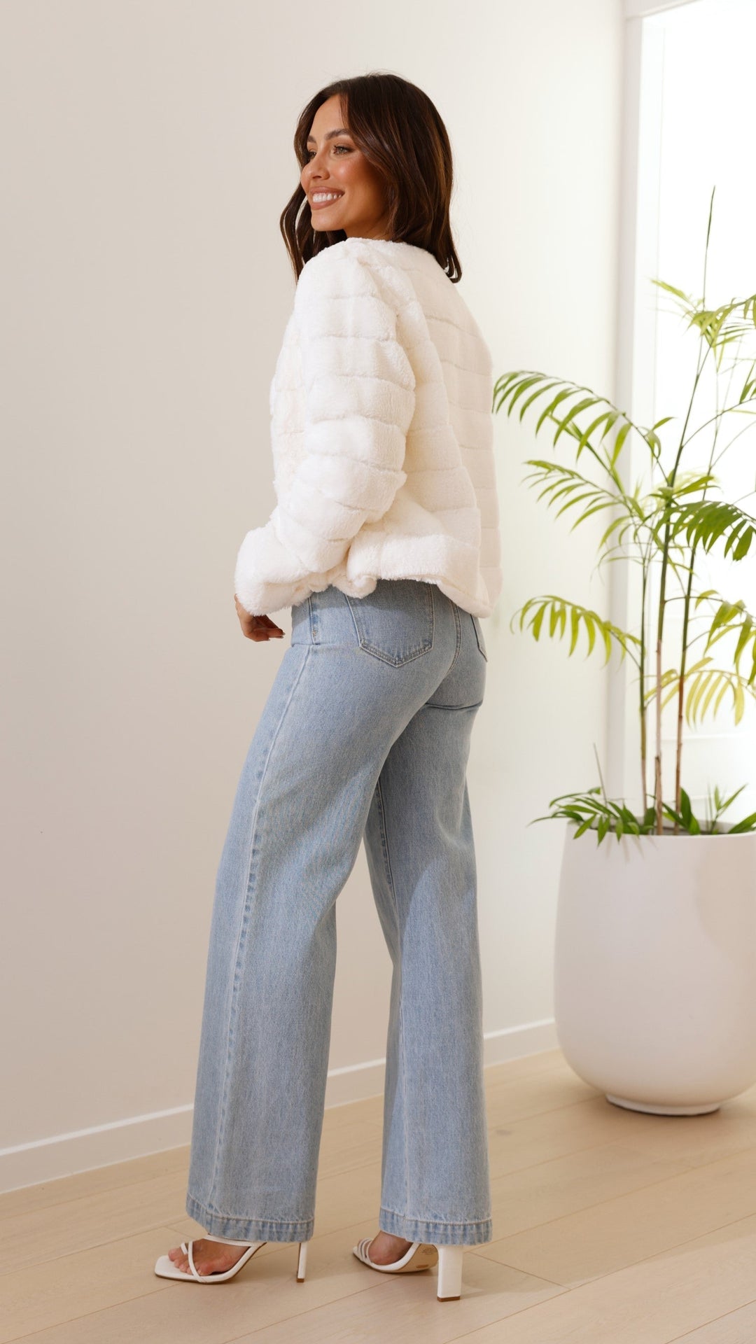 Luxe Women's Crop Jacket - Veloura