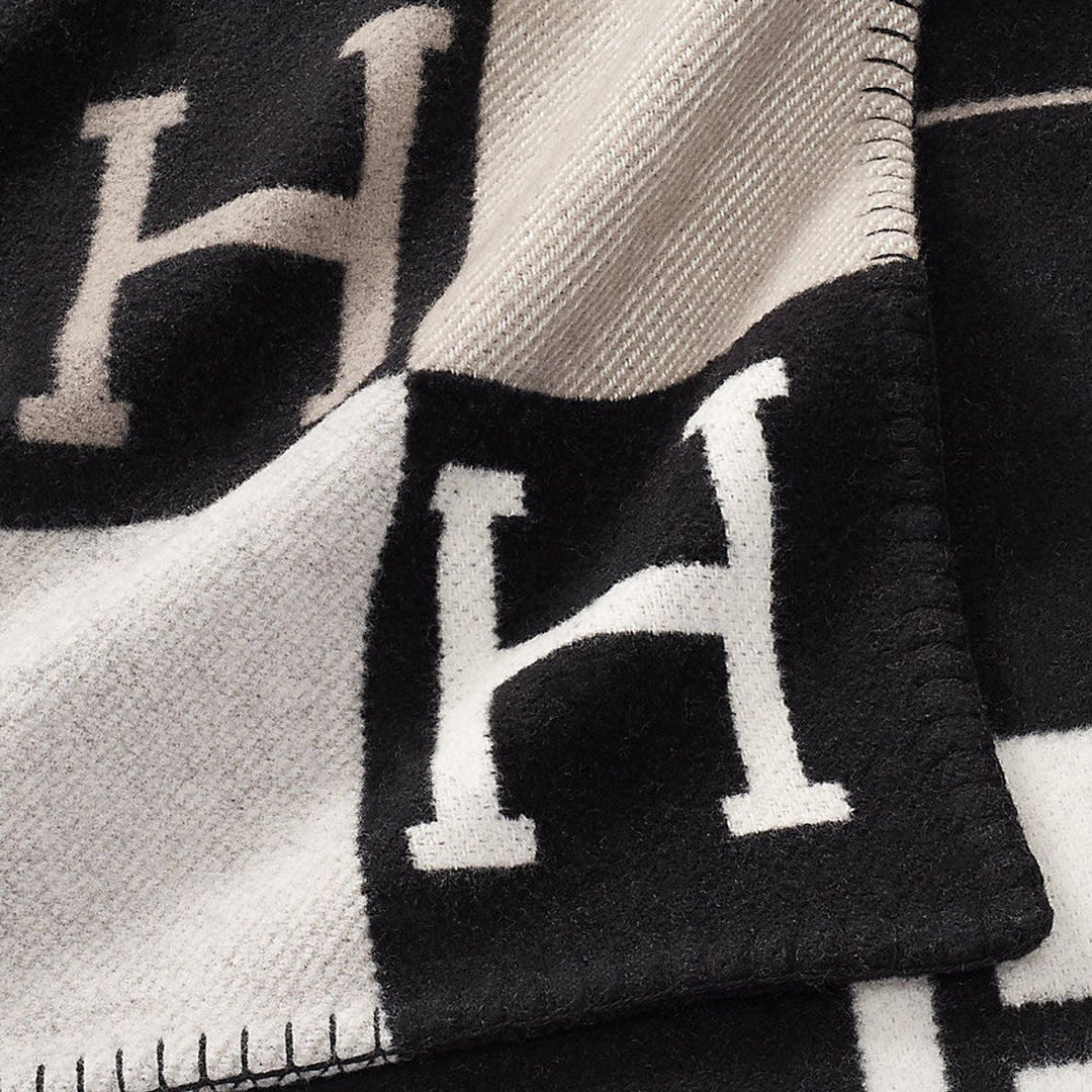 Chic Wool Cashmere Blanket - Isabelle