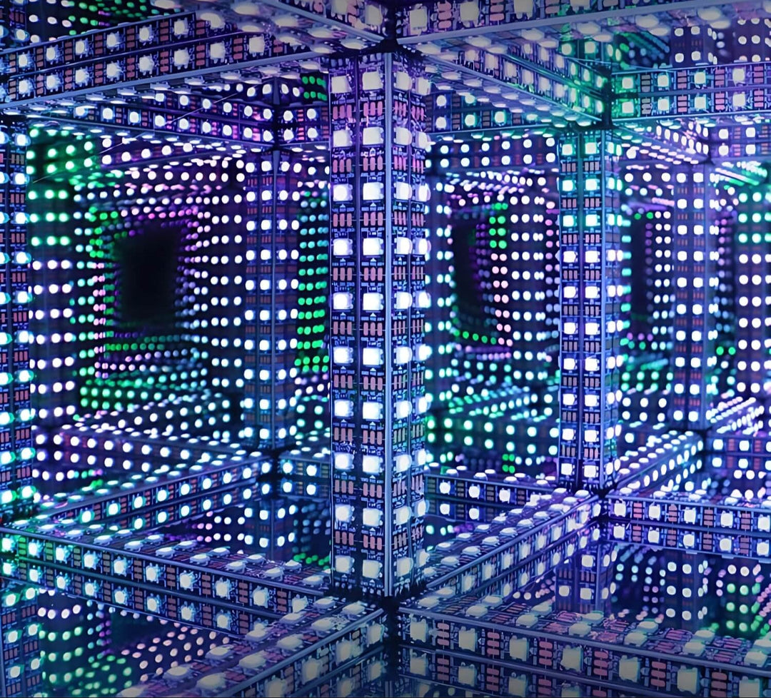 3D LED Light Ball with Depth Illusion – LumaCore-12-faced 20x20x20cm-State of Style