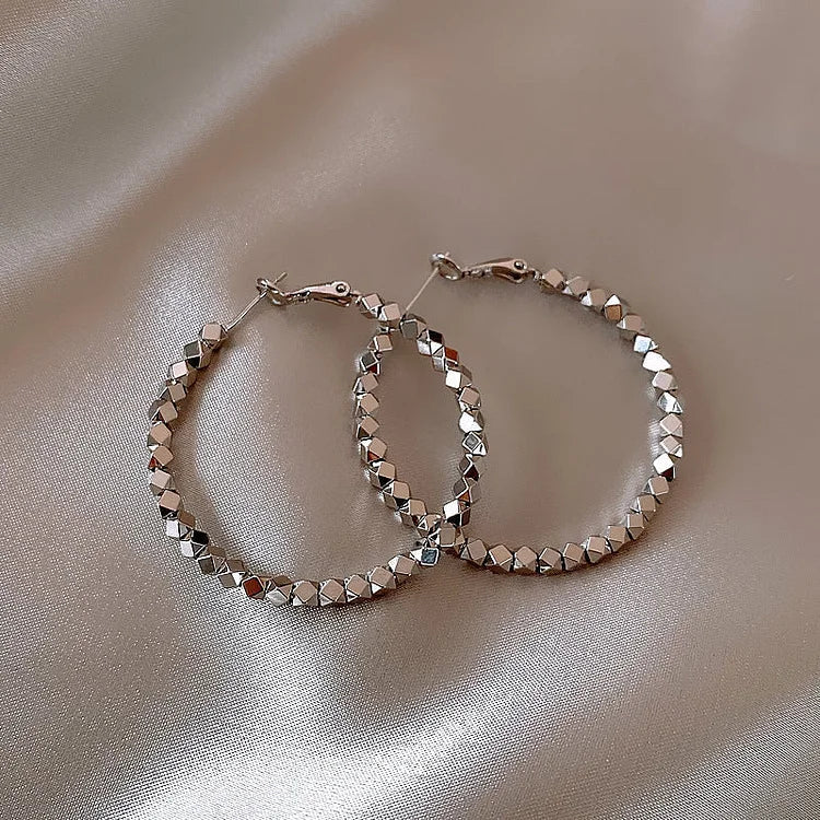 Basic Hoop Earrings – Nina