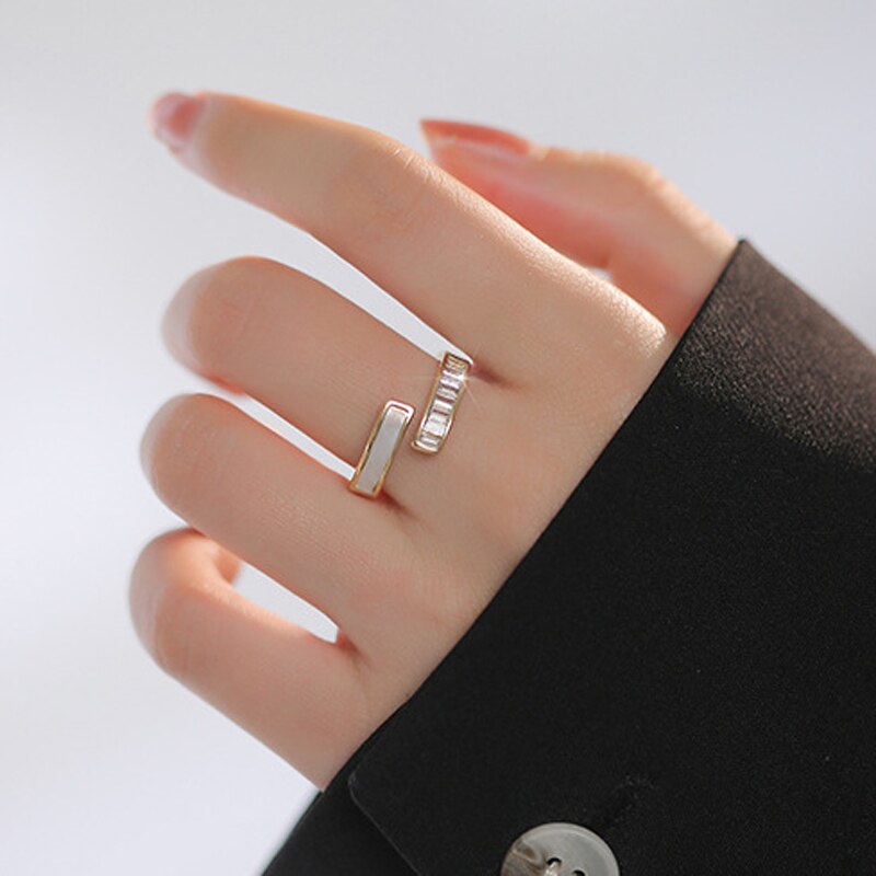 Adjustable Shell Classic Ring | Elegant and Versatile