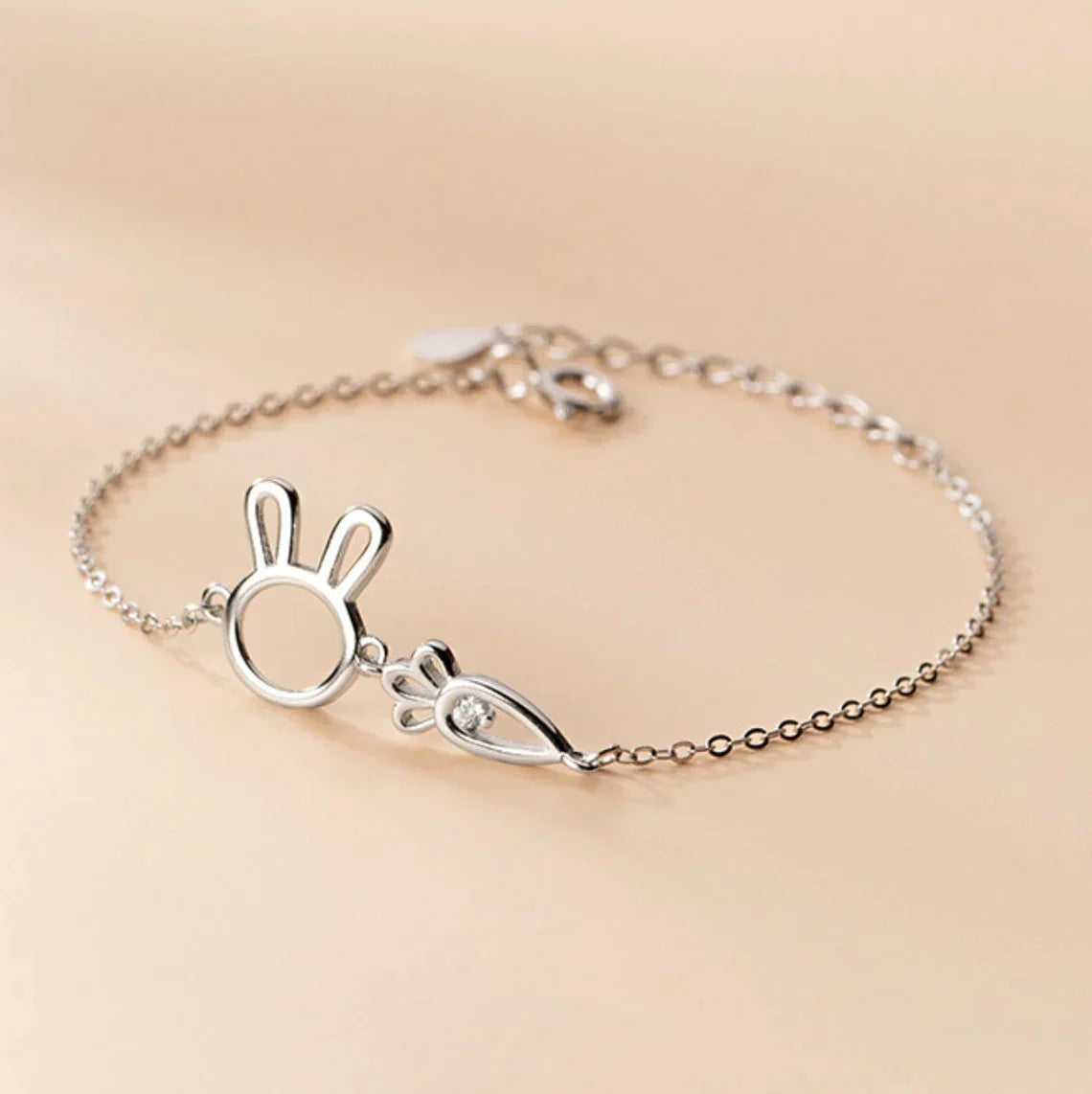 CHARMING RABBIT PENDANT BRACELET