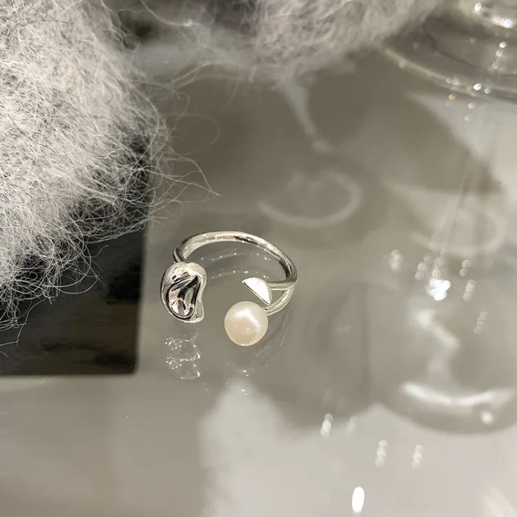 Elin Adjustable Pearl Pod Ring