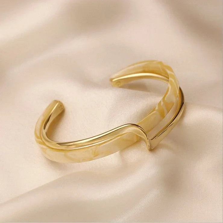 Matte Gold Infinity Bracelet – Elisa