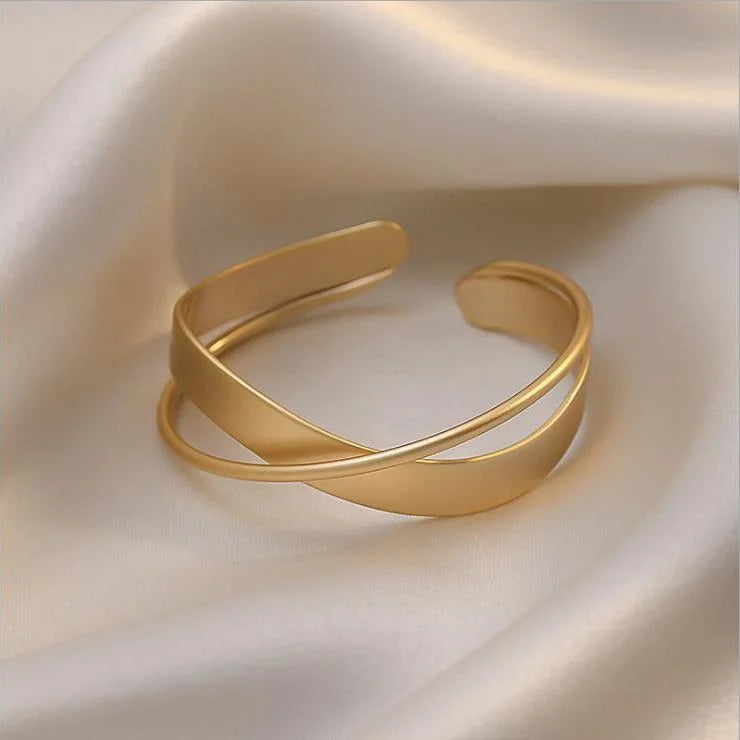 Matte Gold Infinity Bracelet – Elisa