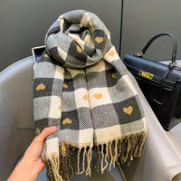 Striped women's scarf made of polyester for autumn & winter – Aurelie