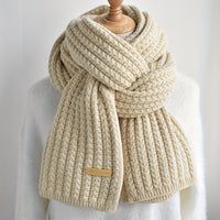 Unisex knitted scarf with geometric pattern – Matteo