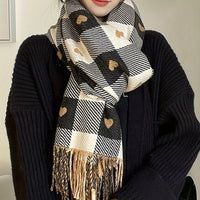 Striped women's scarf made of polyester for autumn & winter – Aurelie