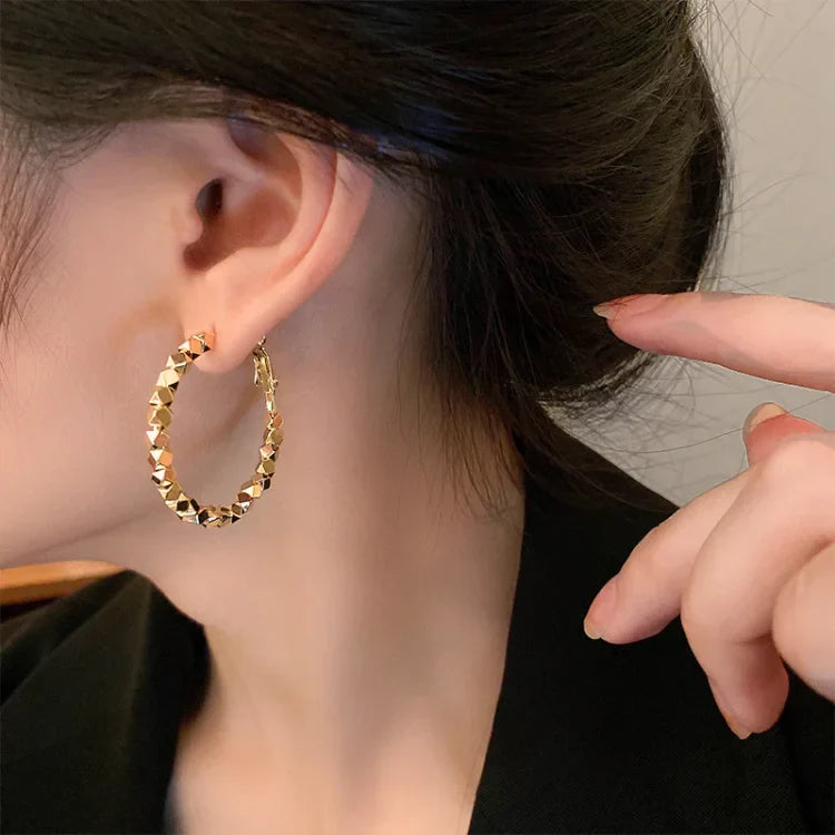 Basic Hoop Earrings – Nina