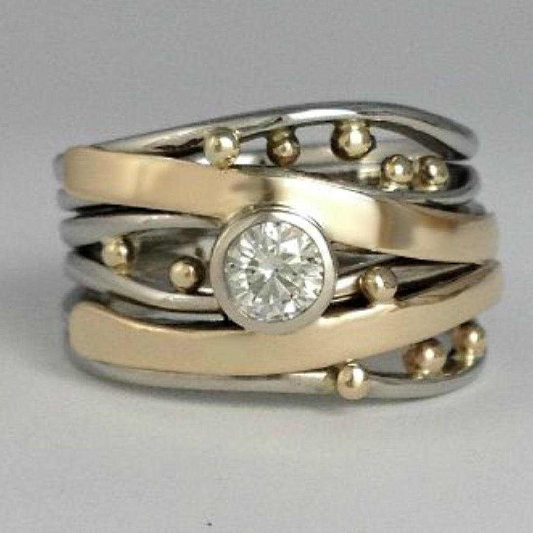 Vintage Gold Ring with Inlaid Zirconia - Ameline