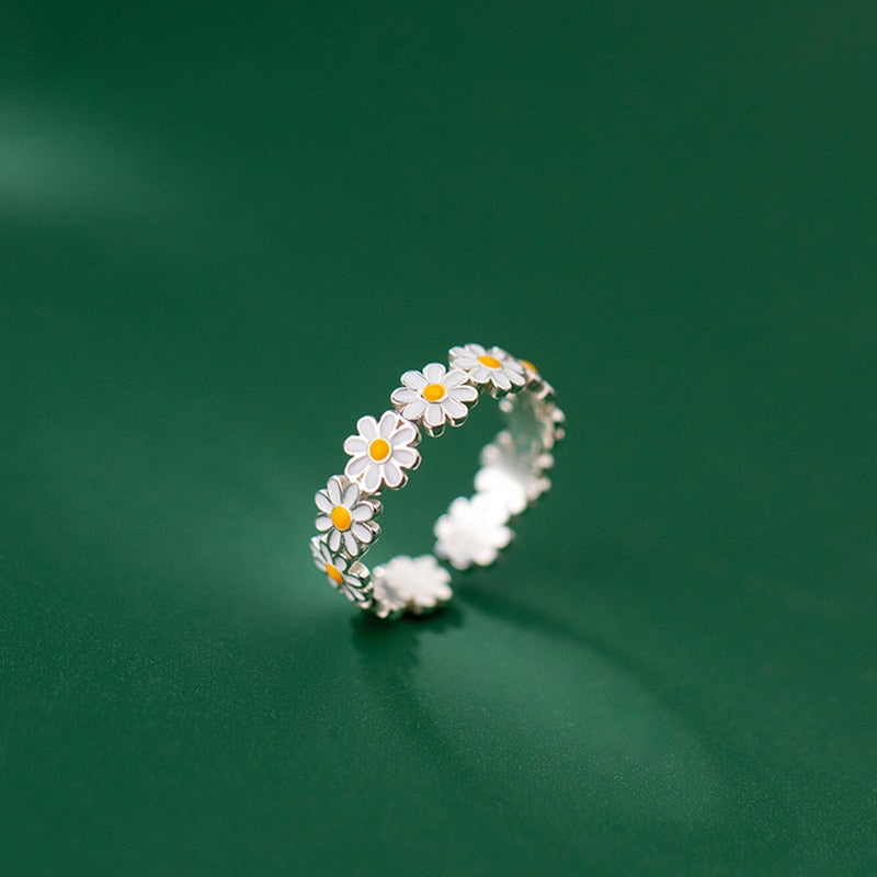 Elegant Daisy Flower Ring | Delicate Floral Jewellery for Women