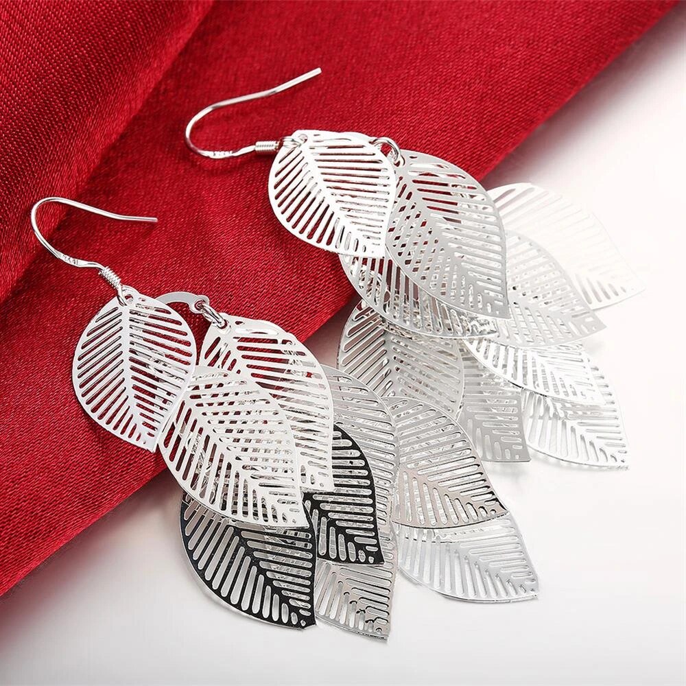 Delicate Layered Earrings With Leaves