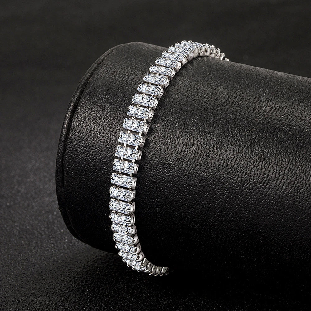 Elegant 925 Silver Bracelet with Crystals