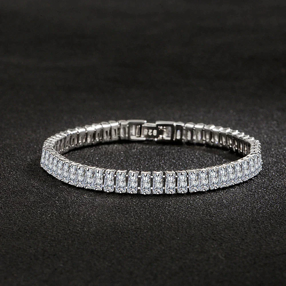 Elegant 925 Silver Bracelet with Crystals