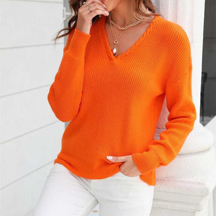 Women's knitted sweater with V-neck in loose fit – Wanfrieda
