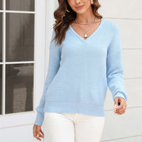 Women's knitted sweater with V-neck in loose fit – Wanfrieda