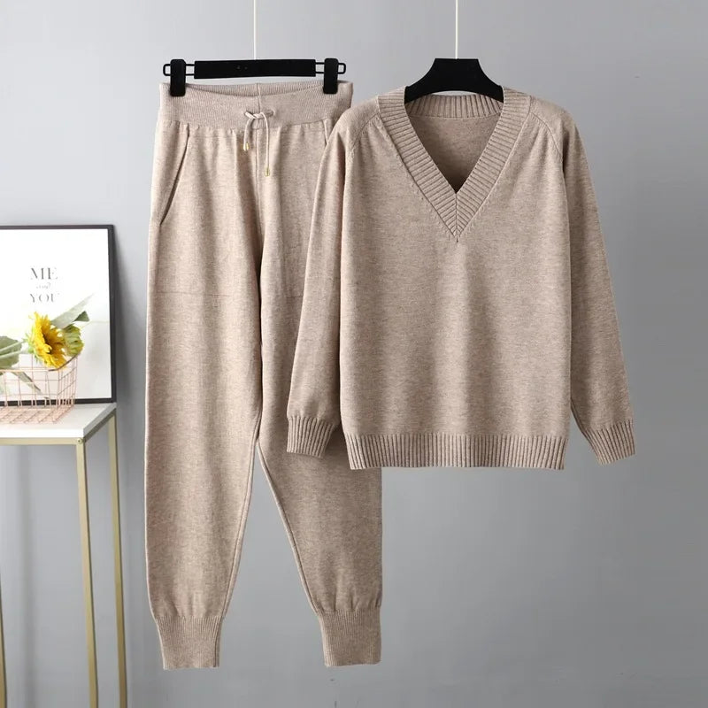 Women's Two-Piece Knit Set with V-Neck Sweater & Trousers – Noelia