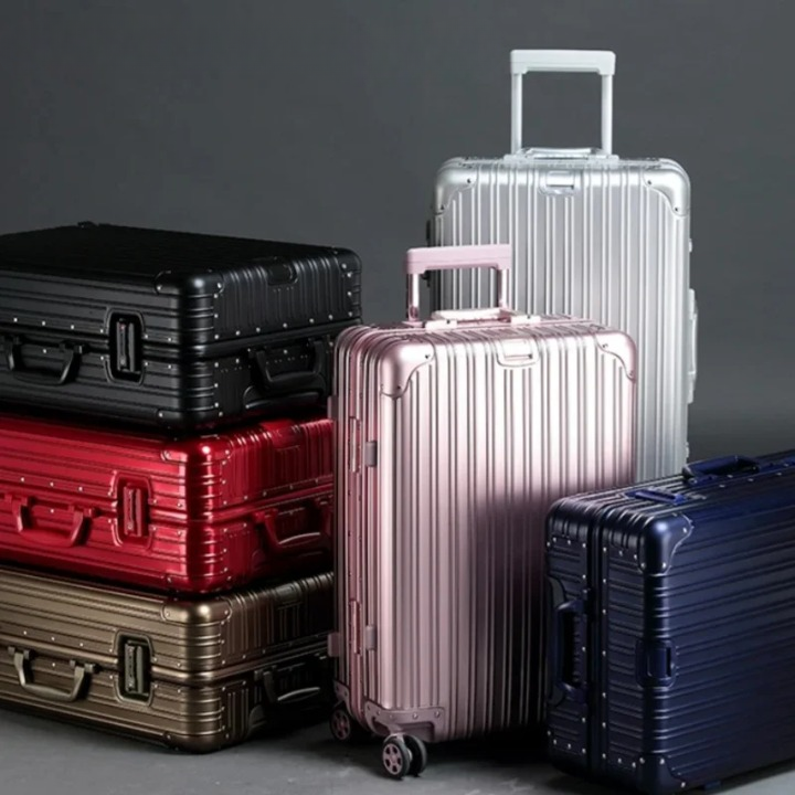 Aluminium-Magnesium Alloy Luggage with Spinner Wheels & TSA Lock